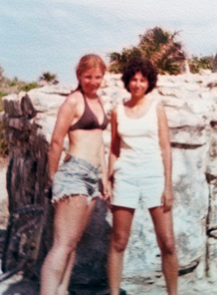 anna-and-saw-in-mexico-1979a